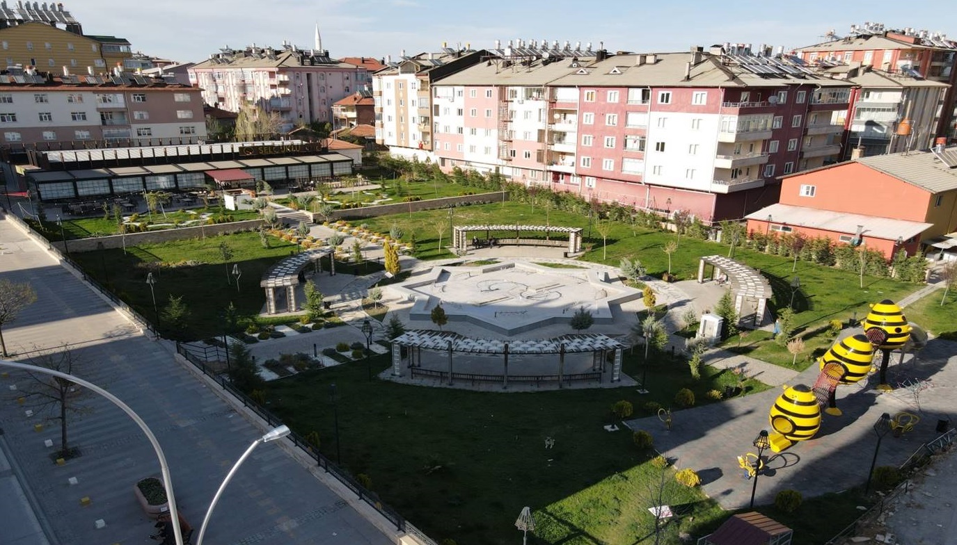 SELÇUKLU PARK VE KAFE